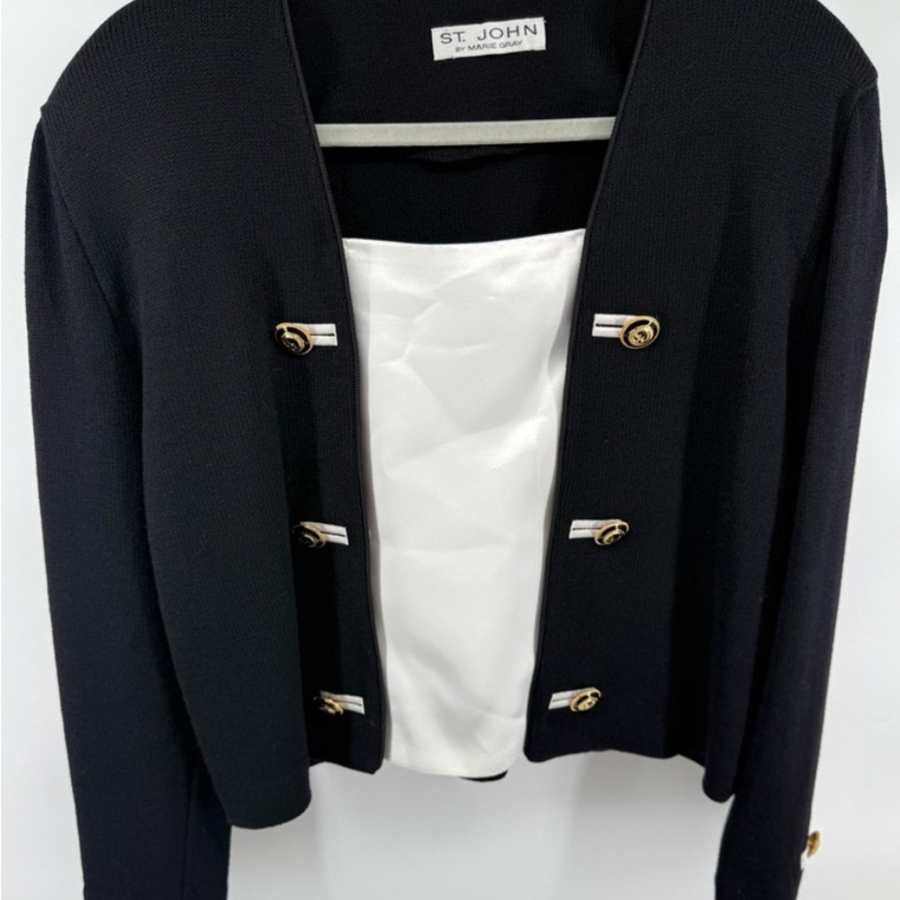 St. John Black Women's Jacket Gold accent 14 EUC - Picture 2 of 4